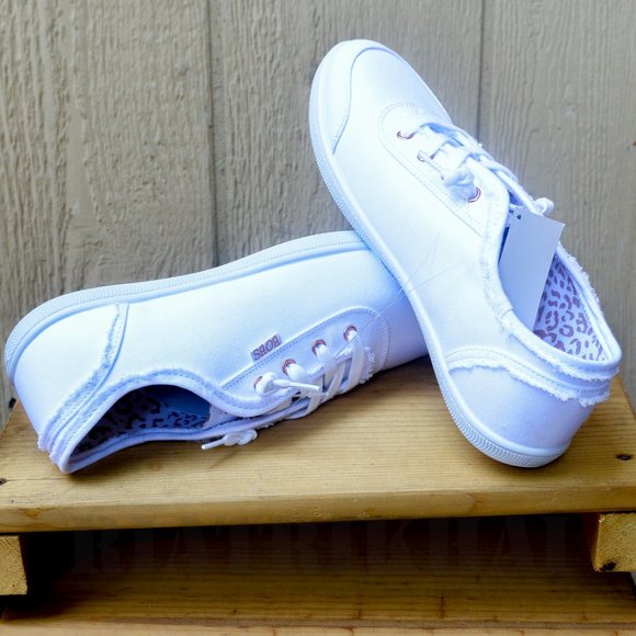 white Skechers Women's BOBS B Cute Sneaker - Picture 7 of 7